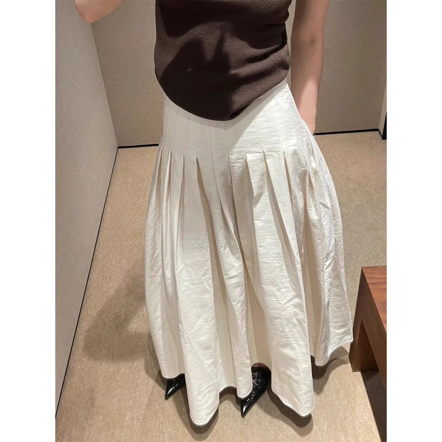 The Mirette Skirt – Elegant Folded Midi in Modern Neutral Hues