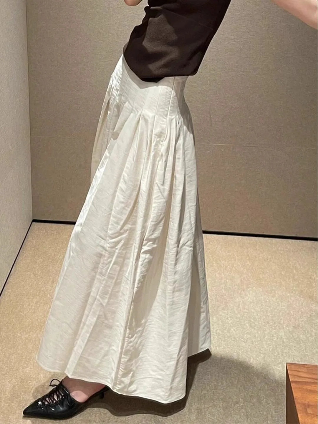 The Mirette Skirt – Elegant Folded Midi in Modern Neutral Hues