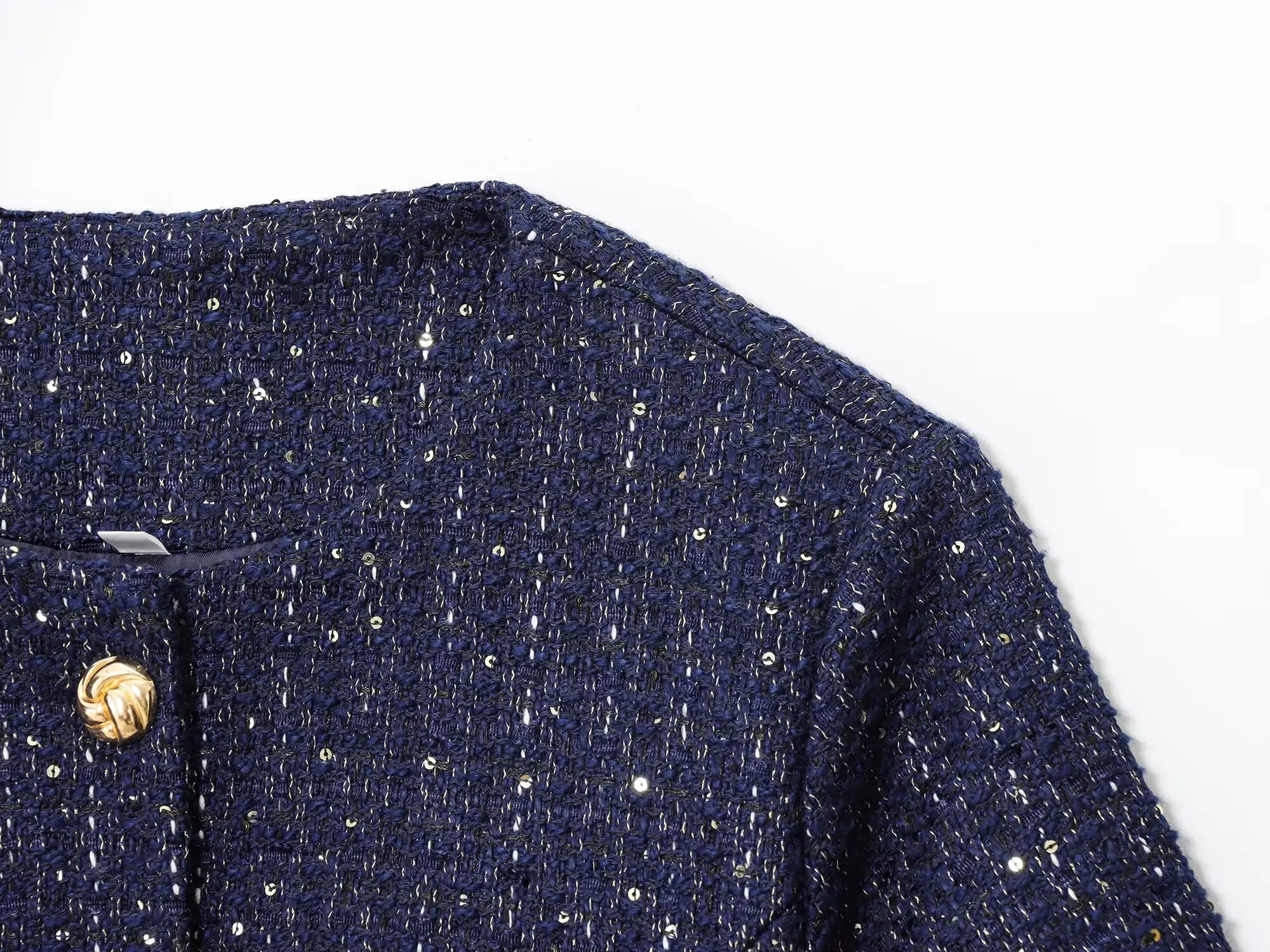 The Delvaux Coat – Timeless Short-Sleeve Outerwear