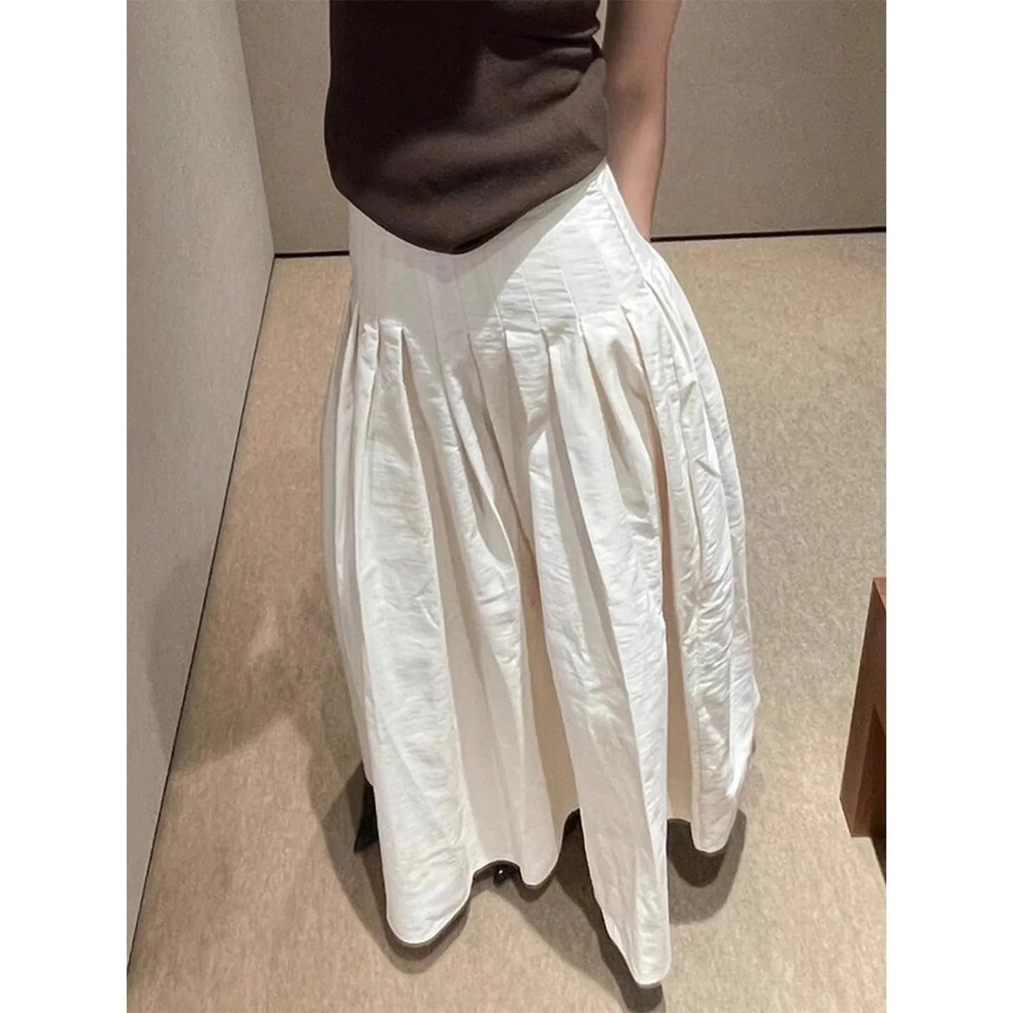 The Mirette Skirt – Elegant Folded Midi in Modern Neutral Hues