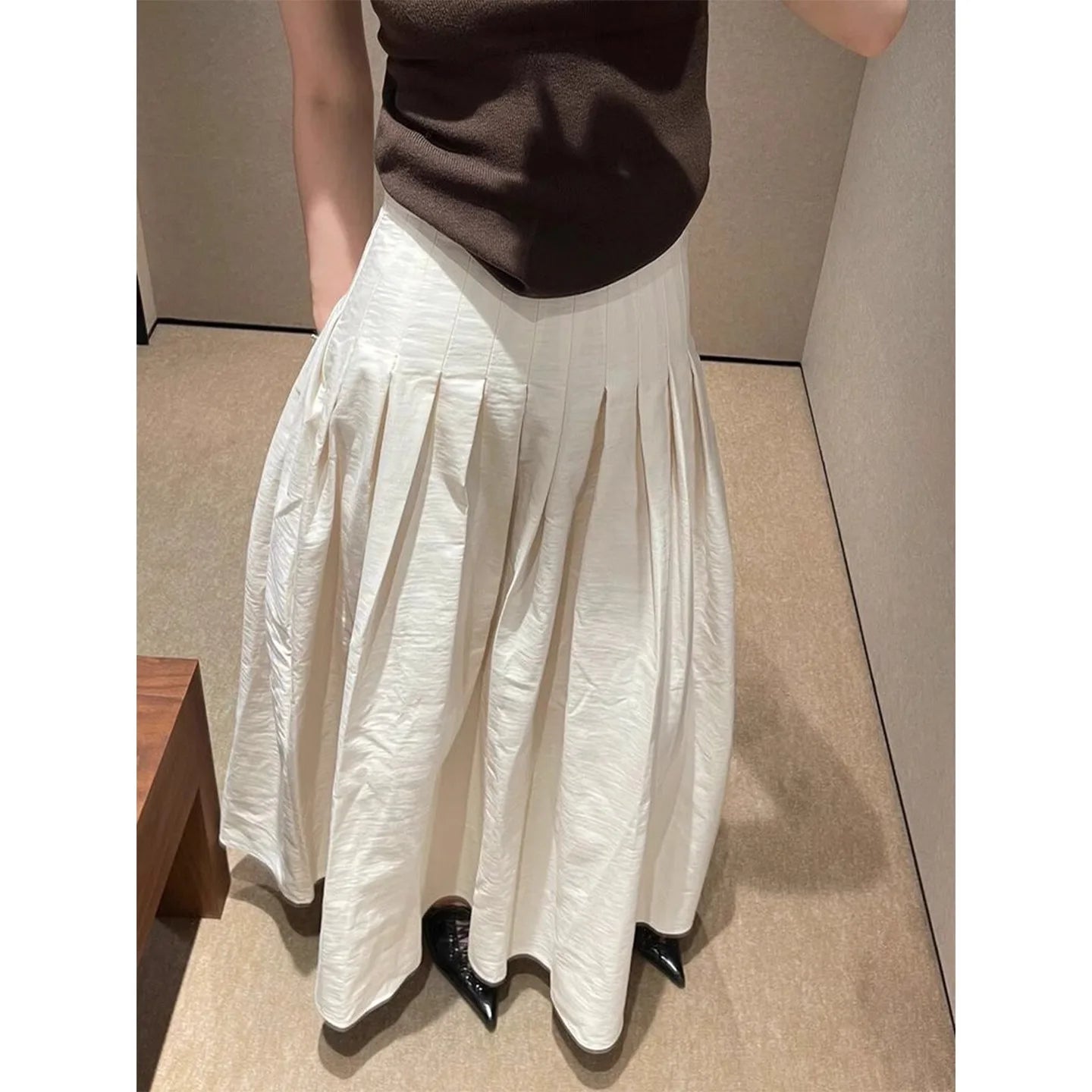 The Mirette Skirt – Elegant Folded Midi in Modern Neutral Hues