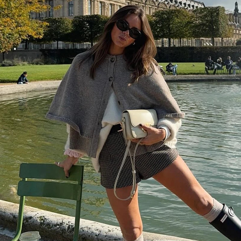 Eveline Elegant Cape Knitwear