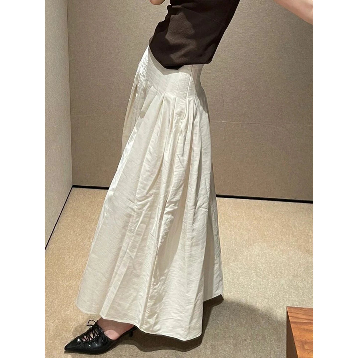 The Mirette Skirt – Elegant Folded Midi in Modern Neutral Hues