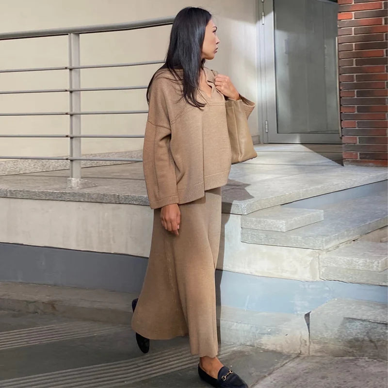 The Maelis Ensemble – Flowing Knit Top & Maxi Skirt