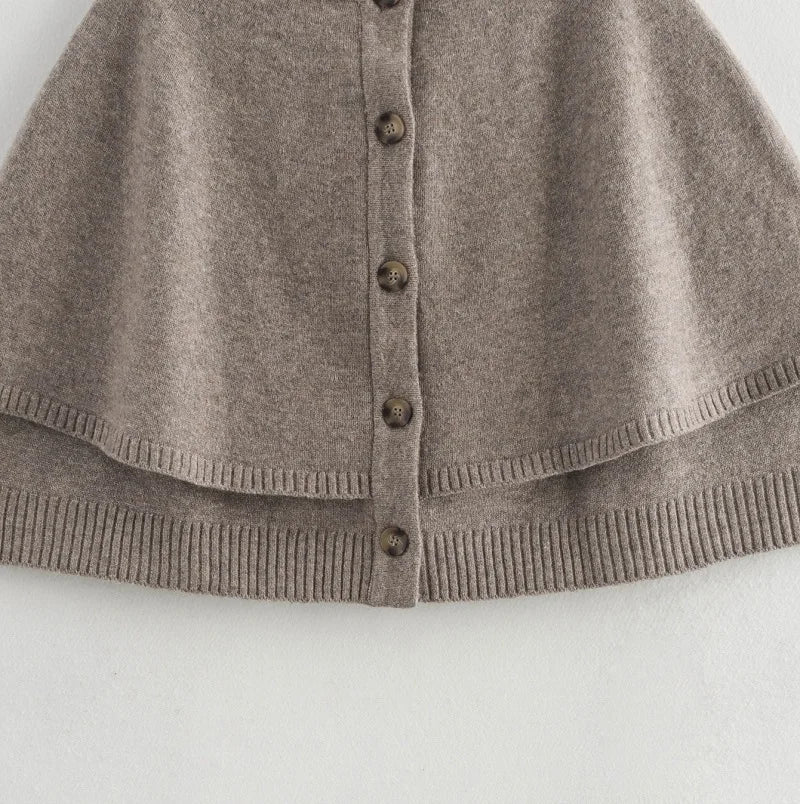 Eveline Elegant Cape Knitwear