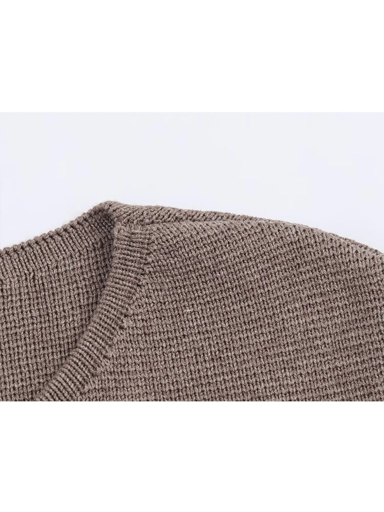 Tailored Knit Button-Down with Polished Silhouette