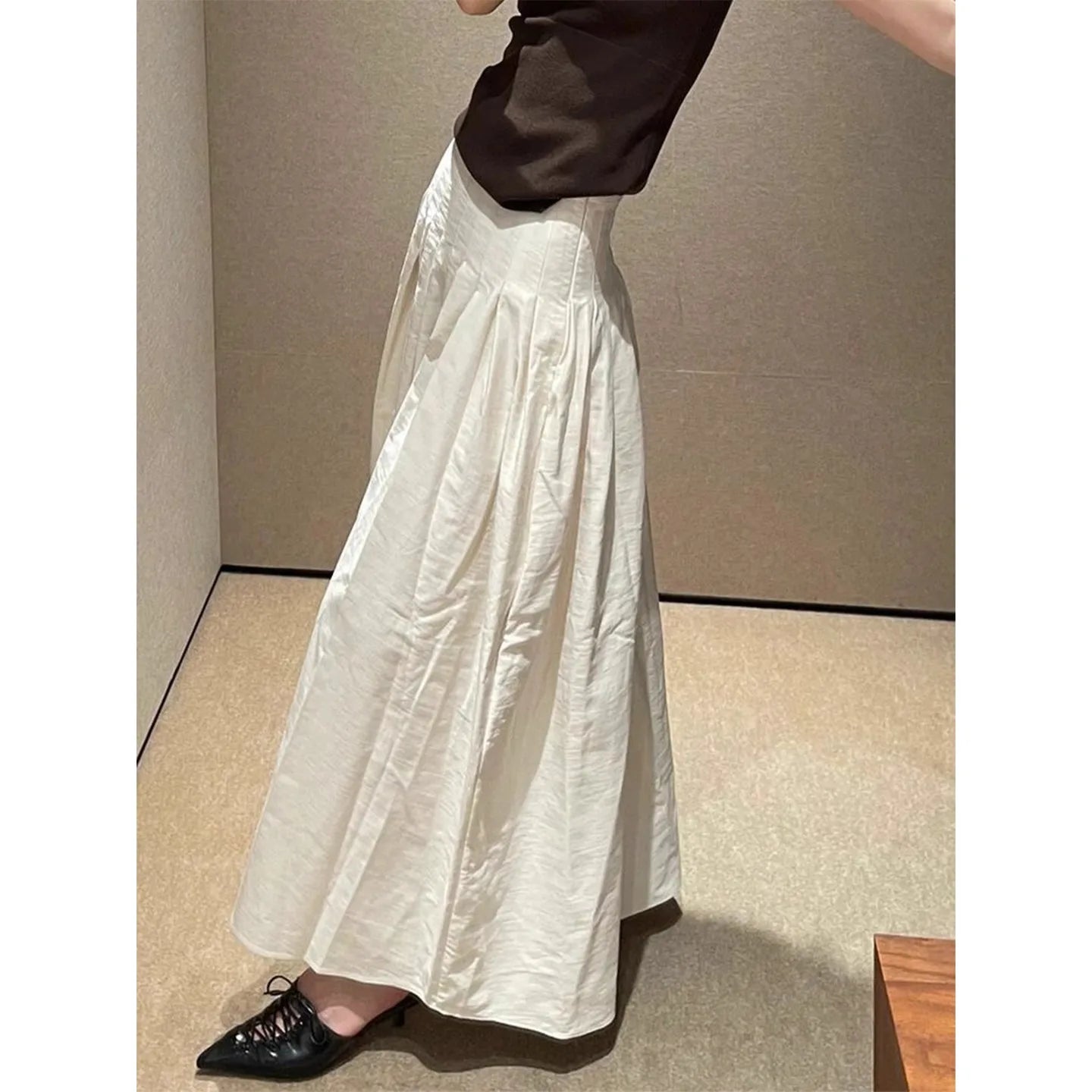 The Mirette Skirt – Elegant Folded Midi in Modern Neutral Hues