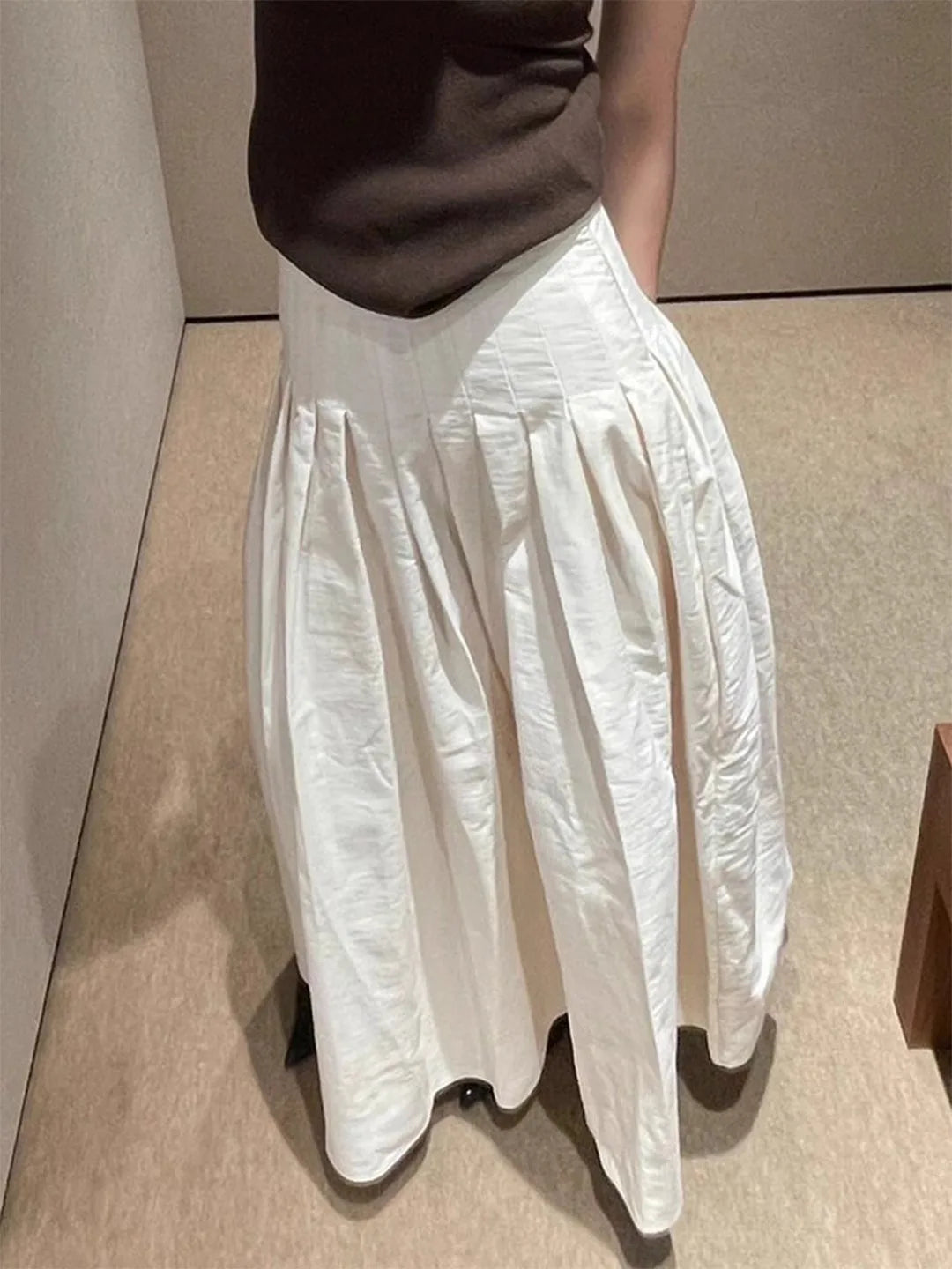 The Mirette Skirt – Elegant Folded Midi in Modern Neutral Hues