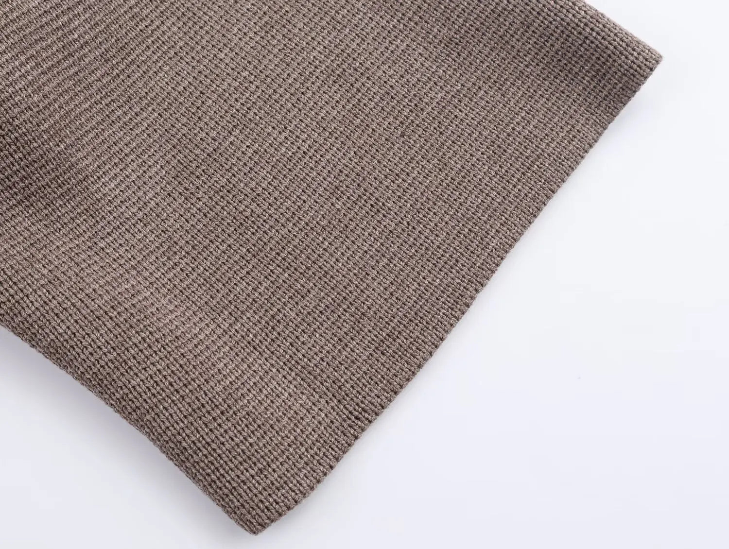 Tailored Knit Button-Down with Polished Silhouette