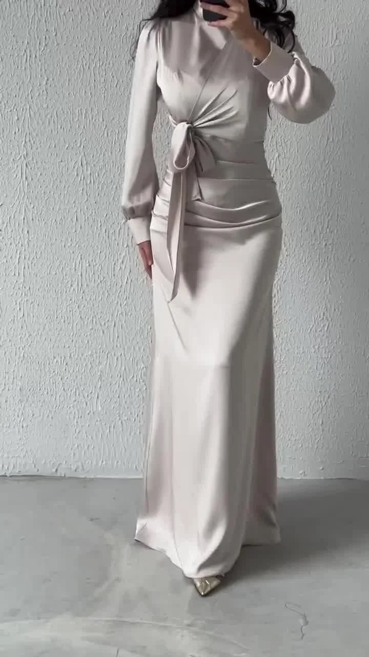 Lysandra Slim Satin Evening Dress