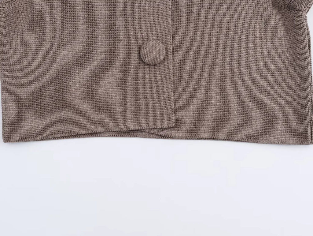 Tailored Knit Button-Down with Polished Silhouette