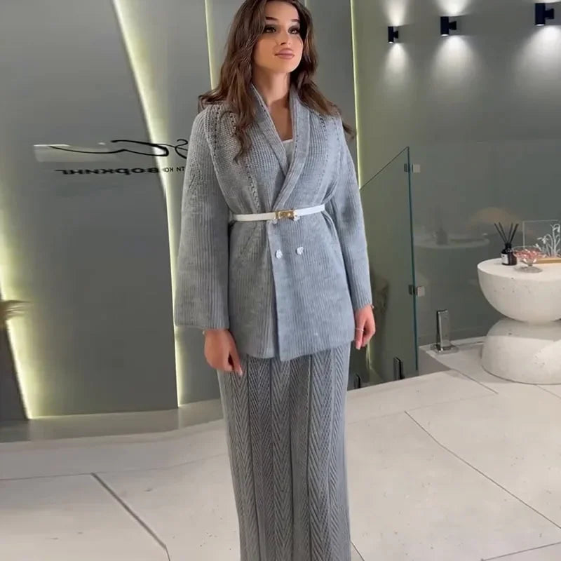 Knitted Outerwear with Elegant Tailored Form