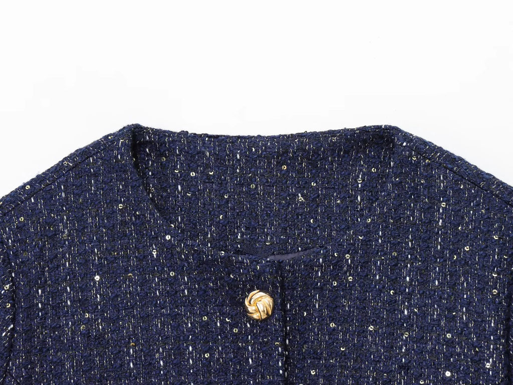 The Delvaux Coat – Timeless Short-Sleeve Outerwear