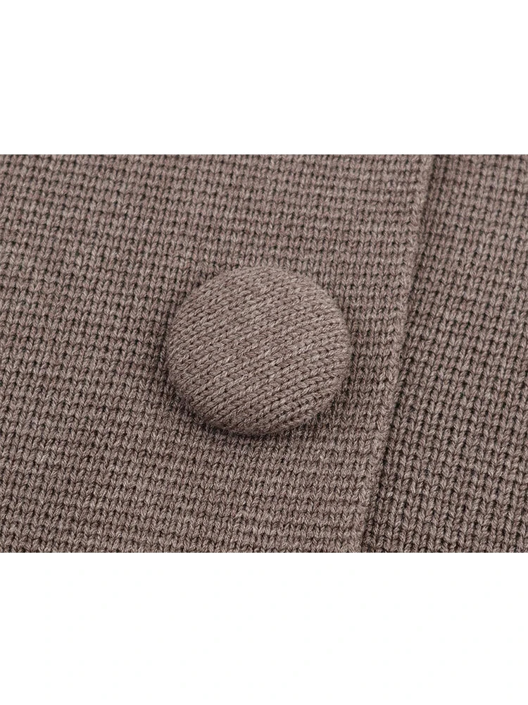 Tailored Knit Button-Down with Polished Silhouette