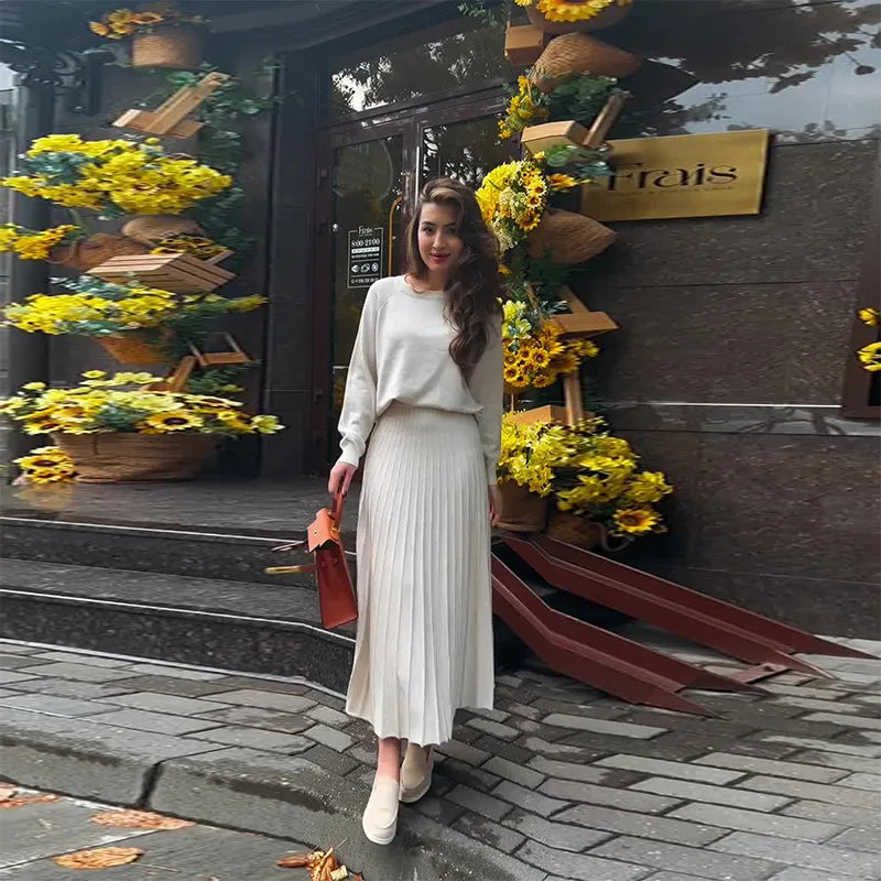 Pleated Skirt & O-neck Knit in Monochrome Flow